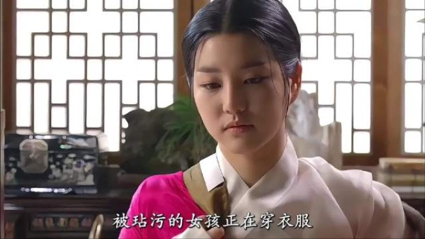 失去贞节的少女彻底黑化，强势叫板大姐大