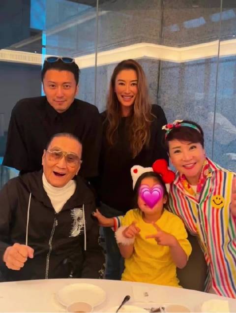 谢婷婷跨国婚姻甜蜜,老公大叔范神气养眼
