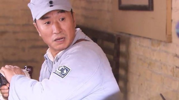 孙玉田擦枪走火差点干掉刘洪!