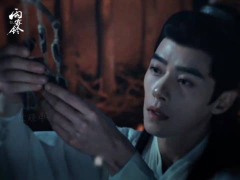 我一会儿要你死,一会儿保你活 我既要你恨我,也要你爱我 杨洋