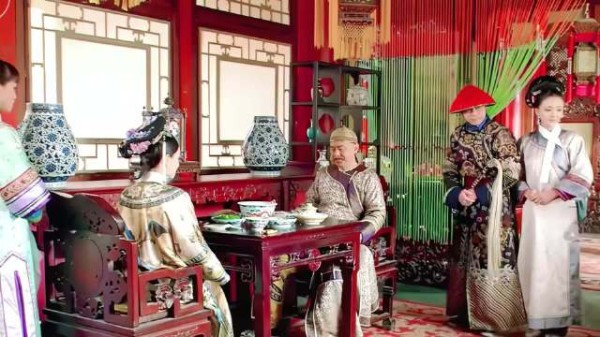 甄嬛一计扳倒瓜六连降为贵人 双胞胎暗度陈仓 宫斗潜台词细思极恐
