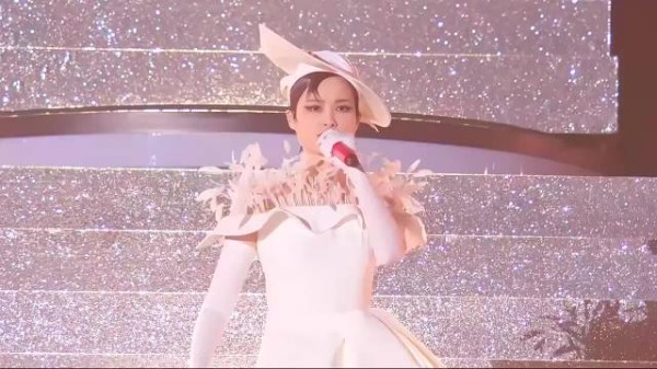 何洁曾发李宇春聊天记录截图 单独邀请短信不存在