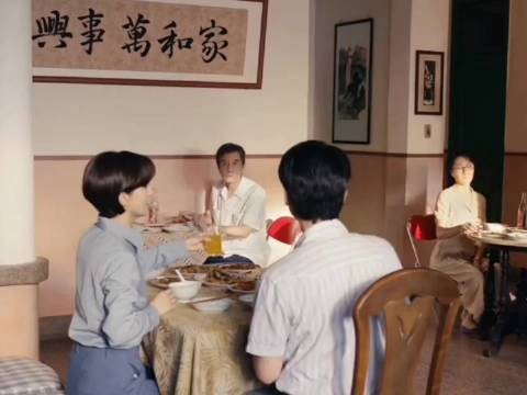 父母能冷战到什么程度,秋萍家告诉你,三口人吃饭分三桌,死活不跟对方一起吃