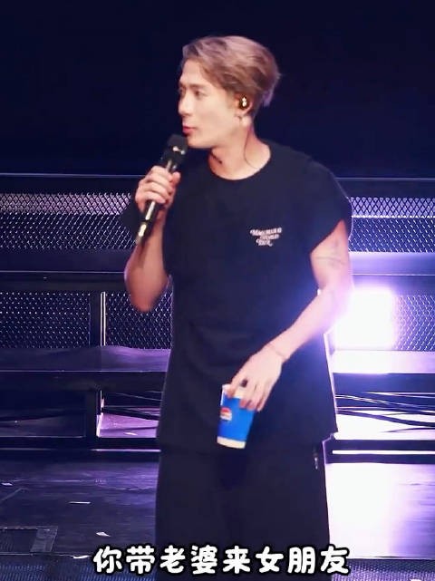 王嘉尔发声:我也想要女朋友!但我没有180! 你怎么看?
