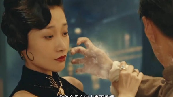 果然越漂亮的女人越危险！