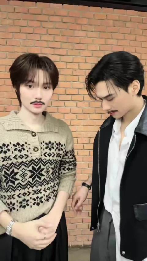 你俩哪位 还是执着于胡子