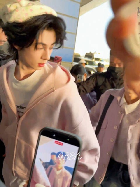 很萌的两位@奥利L