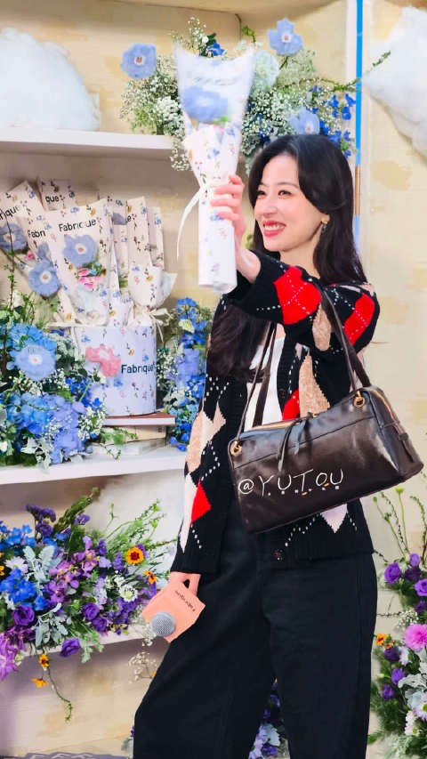zyt 26.10.29 Fabrique一日店长周雨彤 姐姐今天好美呀