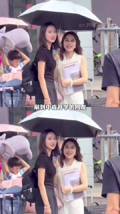 她们上学很拉风，我上学很拉跨