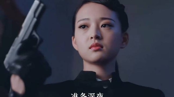 八路军美女特工深夜变装刺杀大汉奸,凶险万分