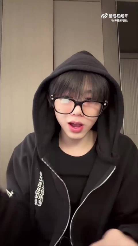 陈肘肘拆箱