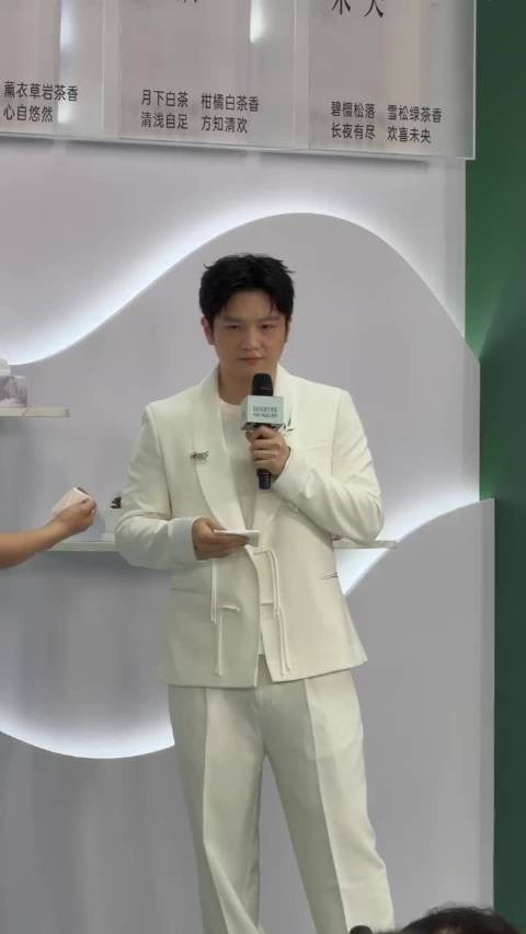 樊振东逆转张本智和夺金 匿名助学当陪练