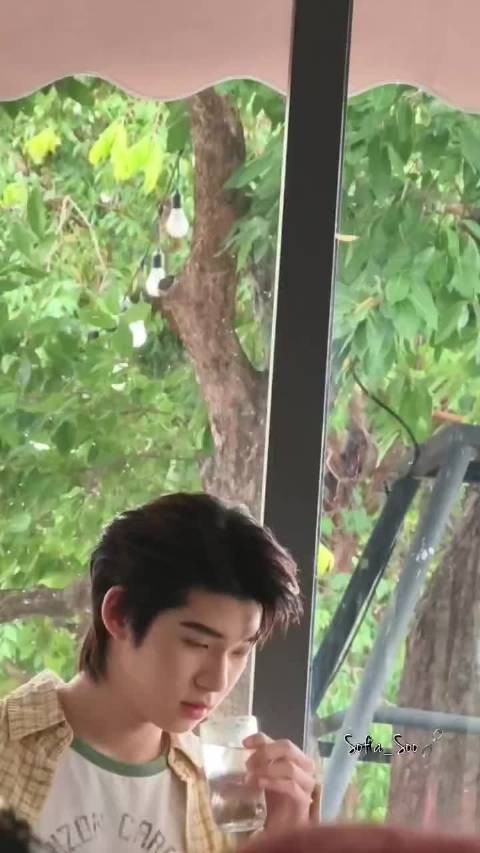 臭屁小狗 cr.见水印