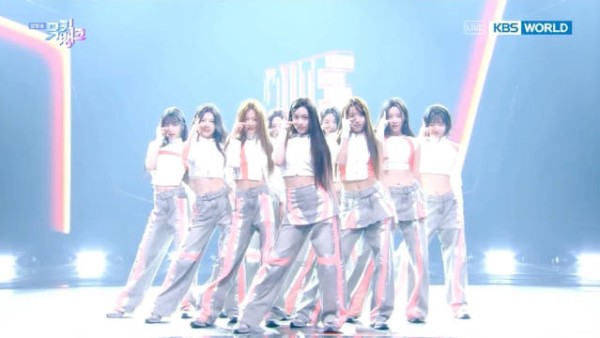 A2O LITE《NEON》音乐舞台