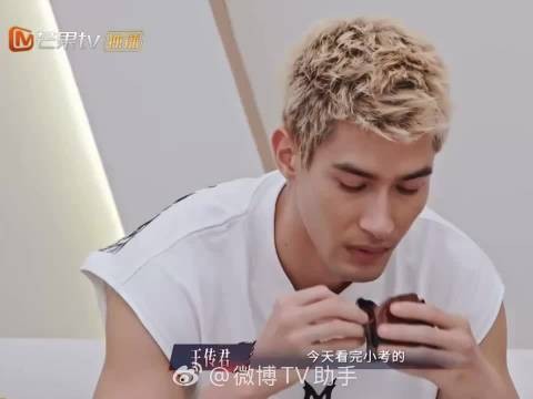 趣味玩法配上滚烫舞台,趣多多+披哥总决赛,氛围感直接翻倍