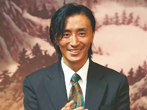 男人参加兄弟婚礼被新娘瞧不起，最后彻底怒了