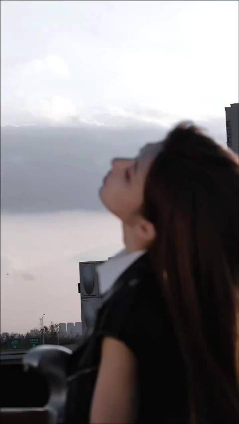 沈梦瑶随节奏律动轻松抓住视线