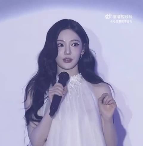 宁艺卓韩国生日会几乎全中文歌,仅一首韩语歌