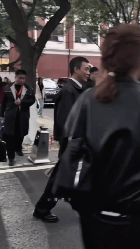 叔叔走路我能兑水喝三年