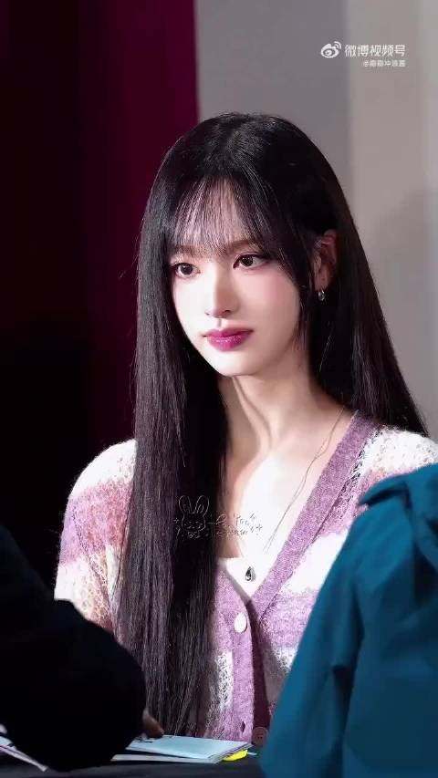天呐张元英一出来完全眼前一亮!虽然前面的都很美丽了