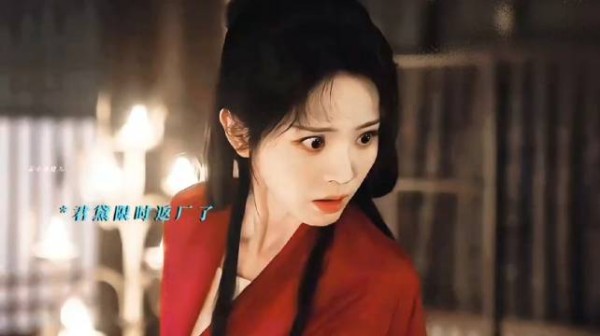 君黛人格限时返场，柿子不语只给老婆捡衣服，众人噤声