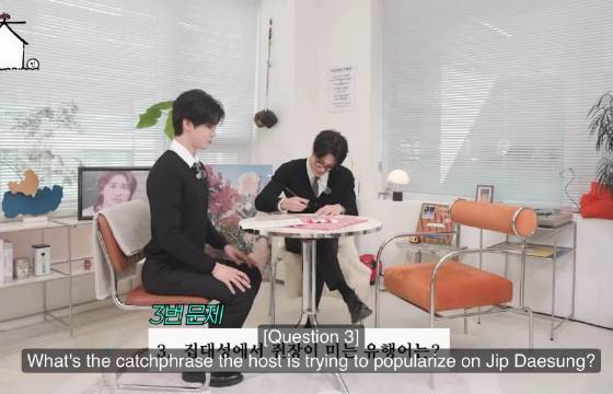 嘴上说不理人 crush一逗又笑了