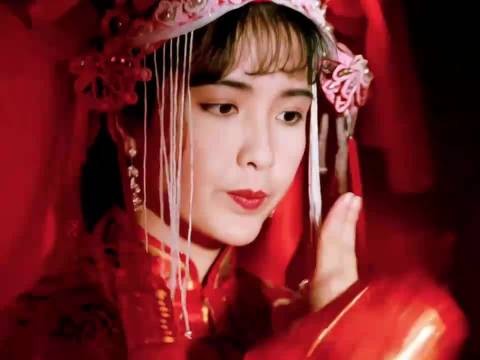 当年只盯着周慧敏看了,都没发现女配这么漂亮!