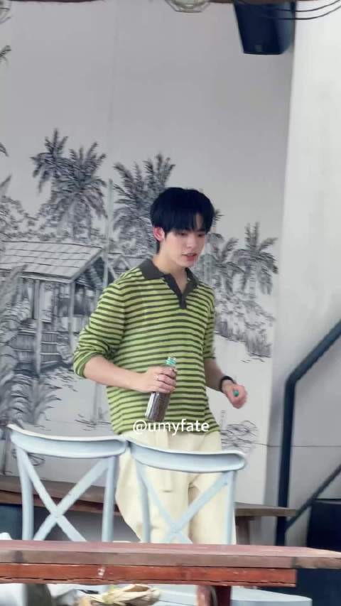 怎么会有这么傻的呆子..跑起来笑死我了
