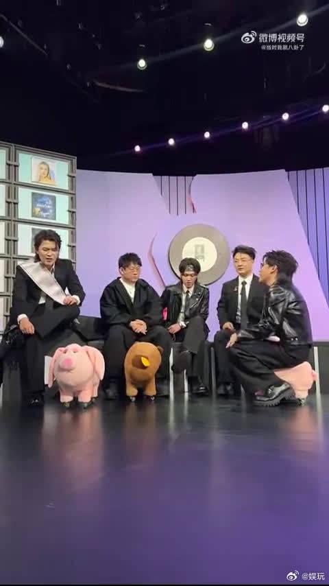 白鹿张真源想加入的窝囊five舞台反差拉满