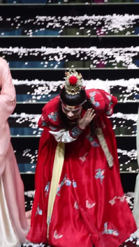 陈丽君称把龙套当主演去演