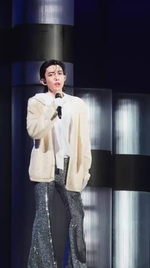 林宥嘉水晶球舞台演唱我爱的人