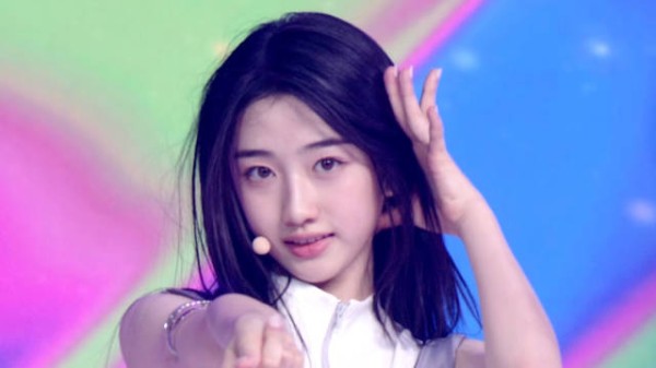 A2O LITE《NEON》中毒性很强的Part，“陌生的我都会出现，Watching on me”