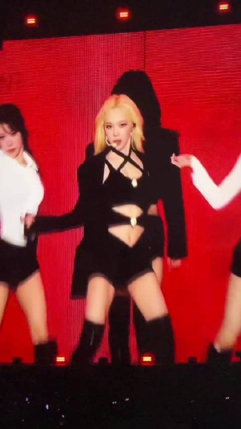 我每天就这么 谁也不认识但是一会爱上一个好美好美好美