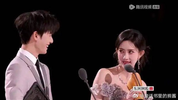 李昀锐你别太爱了哪有人形容人说可爱×2的呀