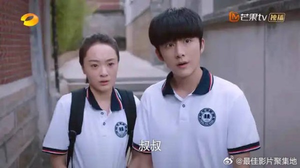 小哥遭遇碰瓷？声称昂贵进口药被弄坏，俩混混硬要赔偿！