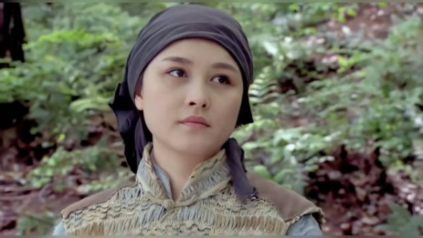 厉娜是谐星吧,演卧底都那么好笑,厉娜和蓝盈莹竟然还一起演过戏呢