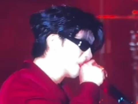 杨和苏听法老新专辑后称法老不能退役我也不能退役