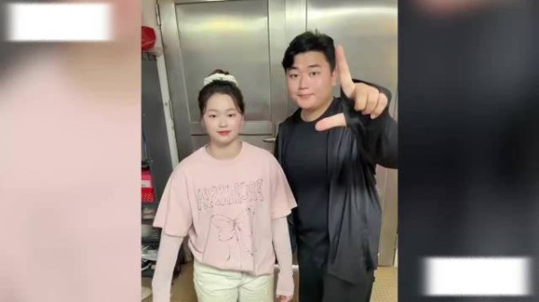 全红婵晒和哥哥同框跳舞视频,淡妆出镜干净清爽,脸蛋圆润又胖了一圈